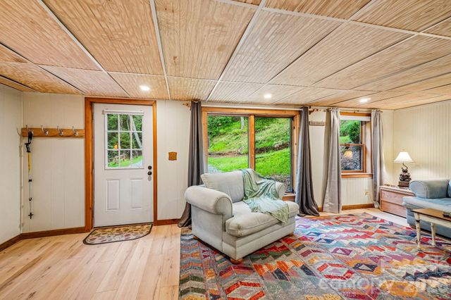 673 Chestnut Lane, Mars Hill, NC 28754