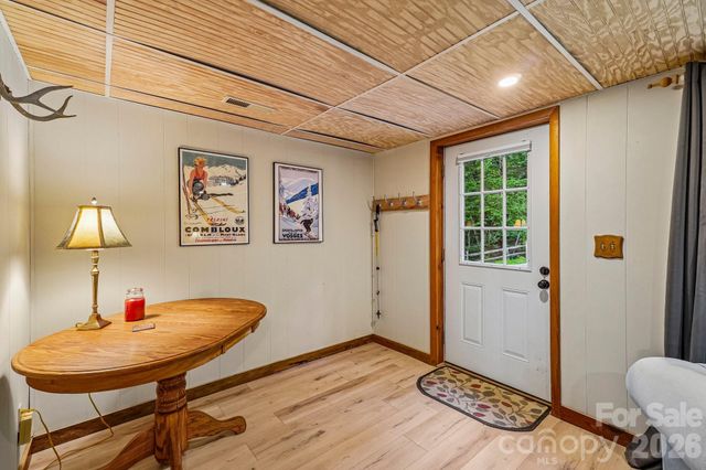 673 Chestnut Lane, Mars Hill, NC 28754