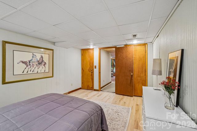 673 Chestnut Lane, Mars Hill, NC 28754