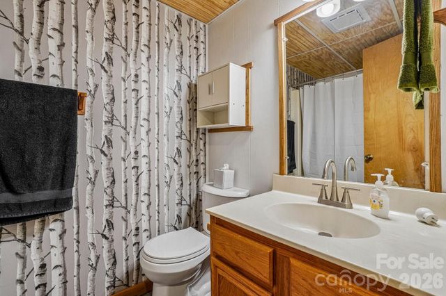 673 Chestnut Lane, Mars Hill, NC 28754