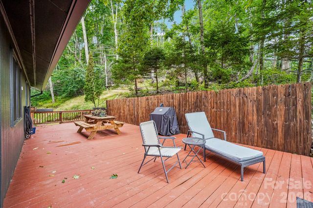 673 Chestnut Lane, Mars Hill, NC 28754