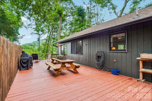 673 Chestnut Lane, Mars Hill, NC 28754