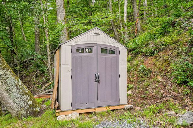 673 Chestnut Lane, Mars Hill, NC 28754
