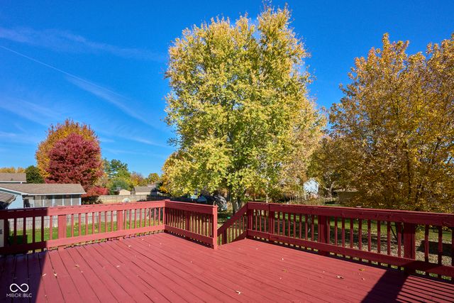 1165 Apple Valley Road, Greenwood, IN 46142