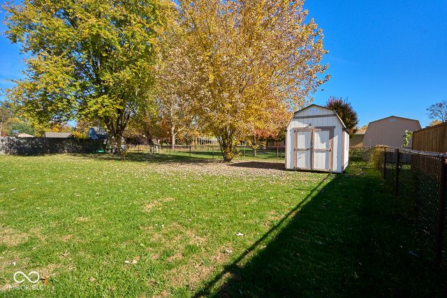 1165 Apple Valley Road, Greenwood, IN 46142