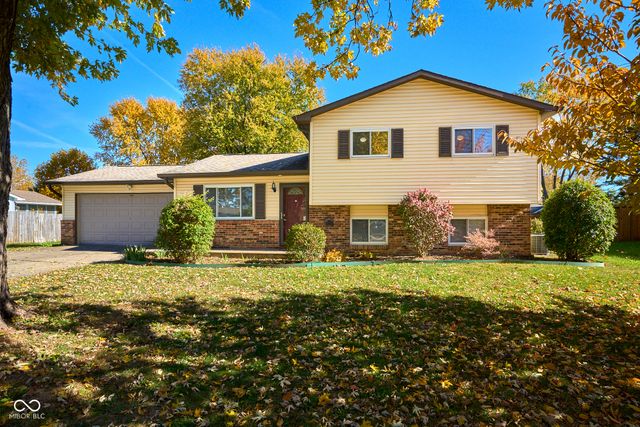 1165 Apple Valley Road, Greenwood, IN 46142
