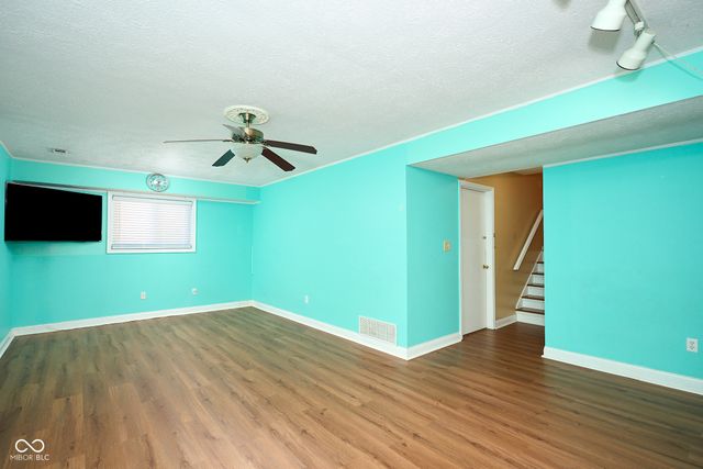 1165 Apple Valley Road, Greenwood, IN 46142