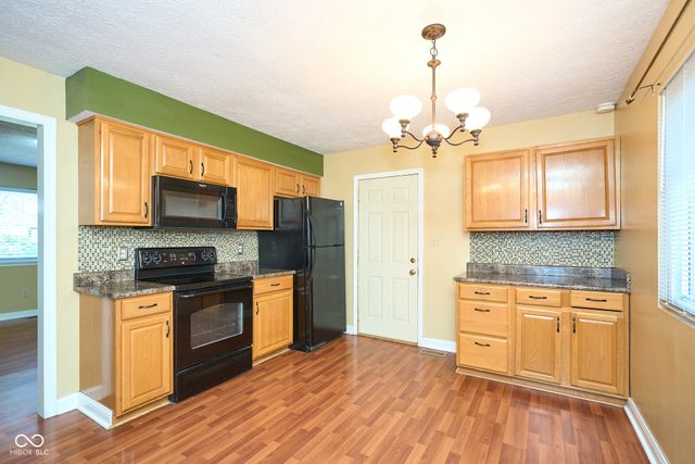 1165 Apple Valley Road, Greenwood, IN 46142