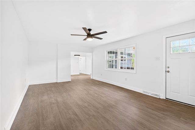 2925 SEBOLT ROAD, South Park, PA 15129