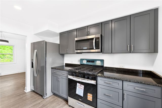 2925 SEBOLT ROAD, South Park, PA 15129