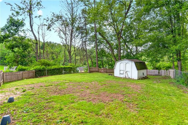2925 SEBOLT ROAD, South Park, PA 15129