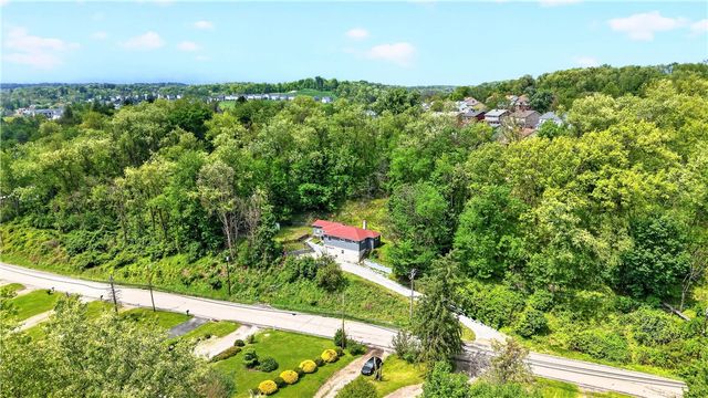2925 SEBOLT ROAD, South Park, PA 15129