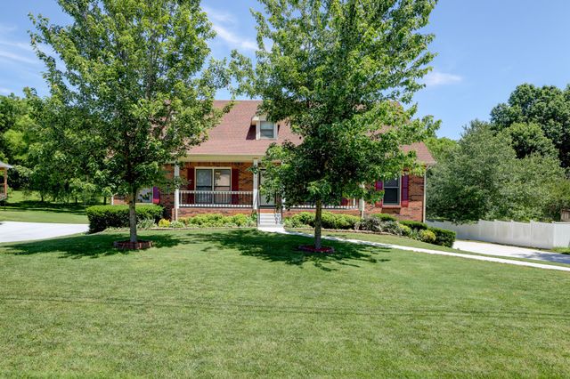 1030 Hillshire Dr, Clarksville, TN 37043
