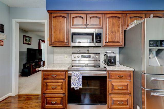 1030 Hillshire Dr, Clarksville, TN 37043