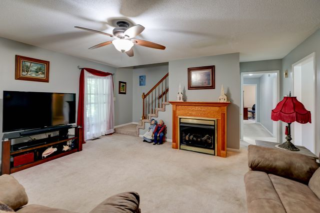 1030 Hillshire Dr, Clarksville, TN 37043