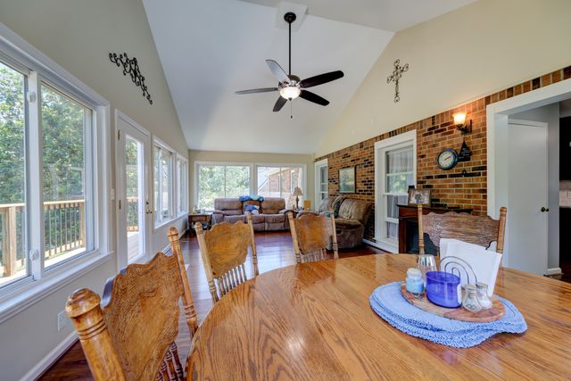 1030 Hillshire Dr, Clarksville, TN 37043