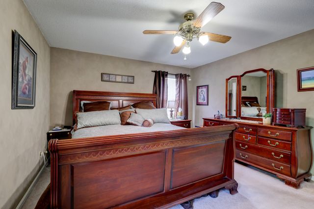 1030 Hillshire Dr, Clarksville, TN 37043