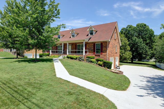 1030 Hillshire Dr, Clarksville, TN 37043