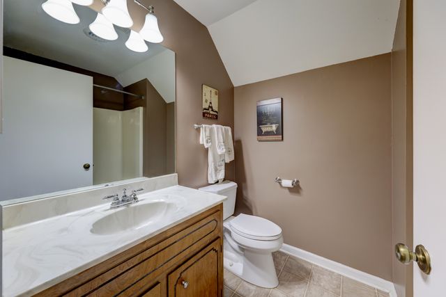1030 Hillshire Dr, Clarksville, TN 37043
