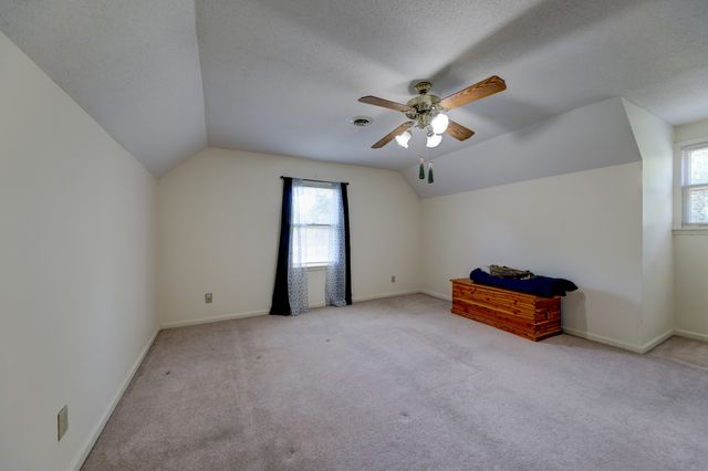 1030 Hillshire Dr, Clarksville, TN 37043