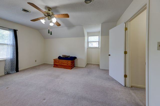 1030 Hillshire Dr, Clarksville, TN 37043