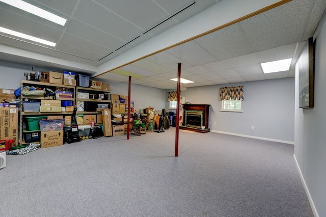 1030 Hillshire Dr, Clarksville, TN 37043