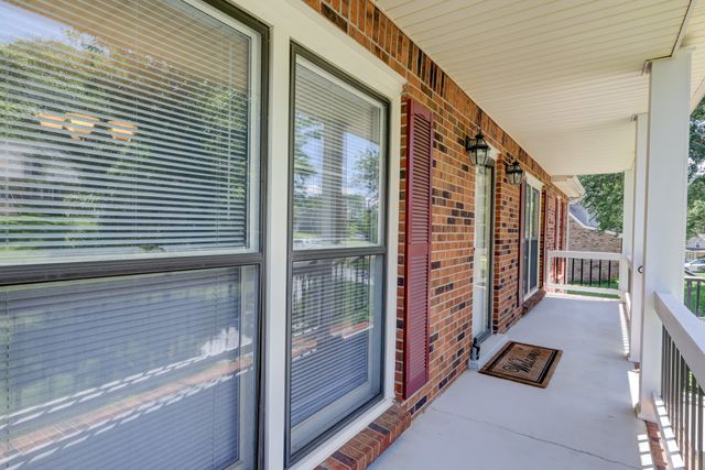 1030 Hillshire Dr, Clarksville, TN 37043