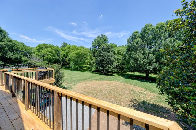 1030 Hillshire Dr, Clarksville, TN 37043