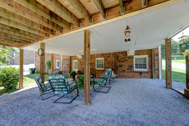 1030 Hillshire Dr, Clarksville, TN 37043