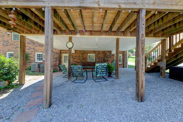 1030 Hillshire Dr, Clarksville, TN 37043