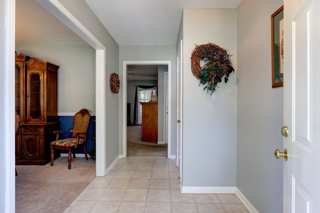 1030 Hillshire Dr, Clarksville, TN 37043