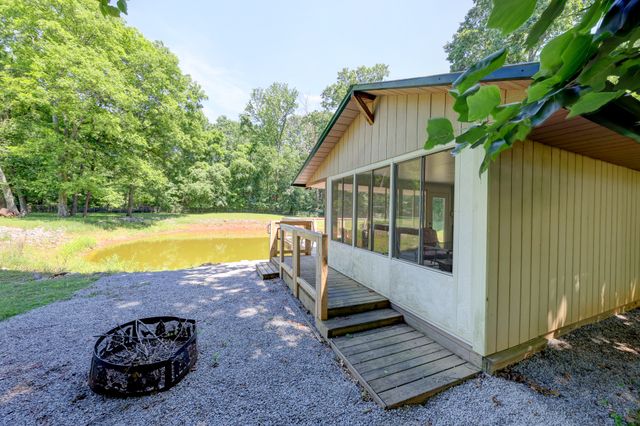 1030 Hillshire Dr, Clarksville, TN 37043