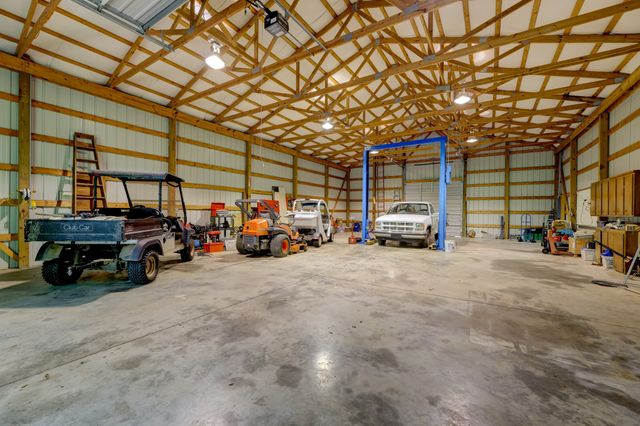 1030 Hillshire Dr, Clarksville, TN 37043