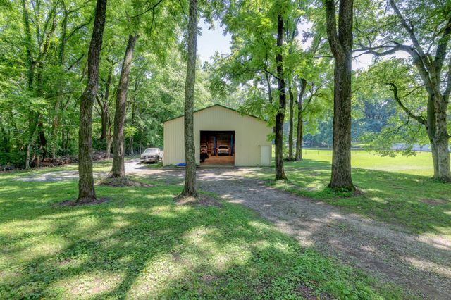 1030 Hillshire Dr, Clarksville, TN 37043