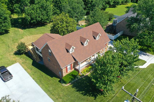 1030 Hillshire Dr, Clarksville, TN 37043