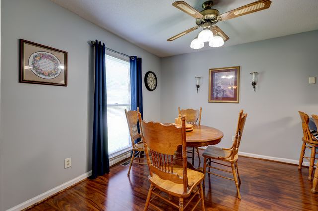 1030 Hillshire Dr, Clarksville, TN 37043