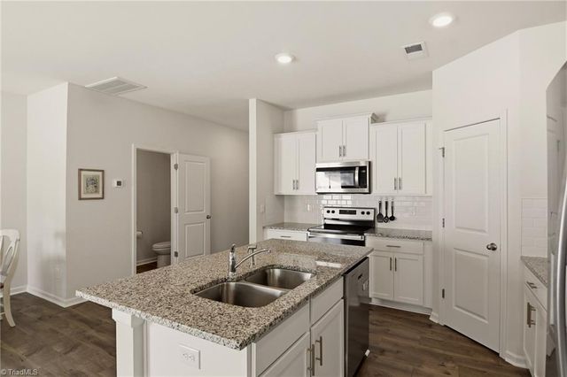 1248 Evelynnview Lane, Kernersville, NC 27284