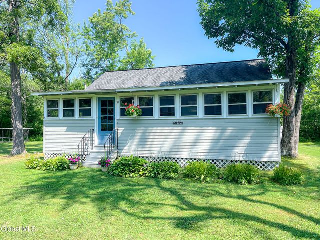 10 Dunning Road, Ballston Spa, NY 12020