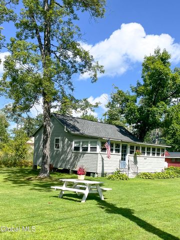 10 Dunning Road, Ballston Spa, NY 12020