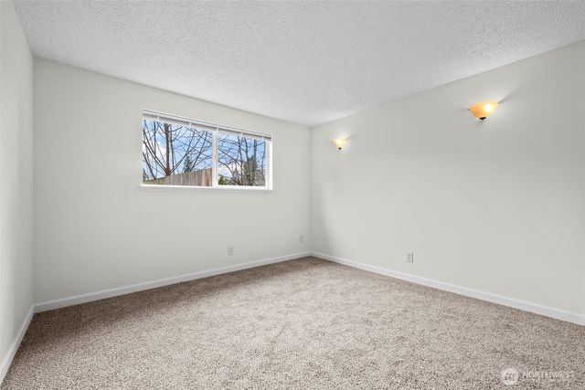 691 Pearl Place, Bremerton, WA 98310