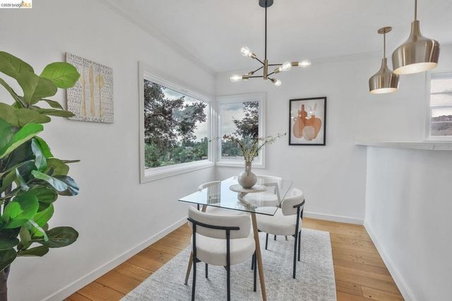 24 Cabrillo Pl, Oakland, CA 94611