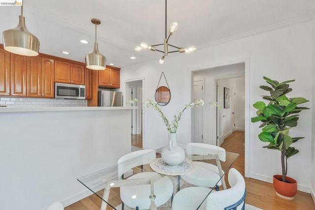 24 Cabrillo Pl, Oakland, CA 94611