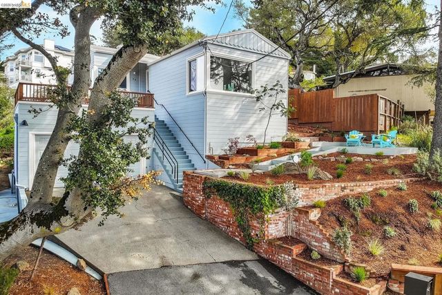 24 Cabrillo Pl, Oakland, CA 94611