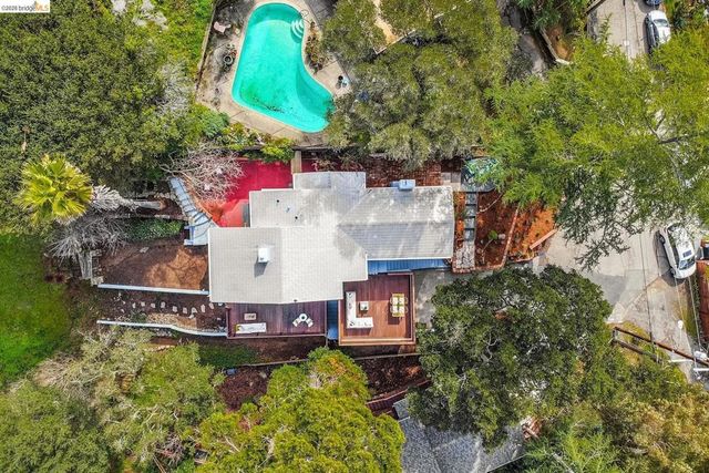 24 Cabrillo Pl, Oakland, CA 94611