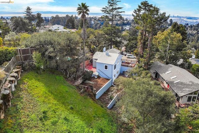 24 Cabrillo Pl, Oakland, CA 94611