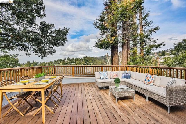 24 Cabrillo Pl, Oakland, CA 94611