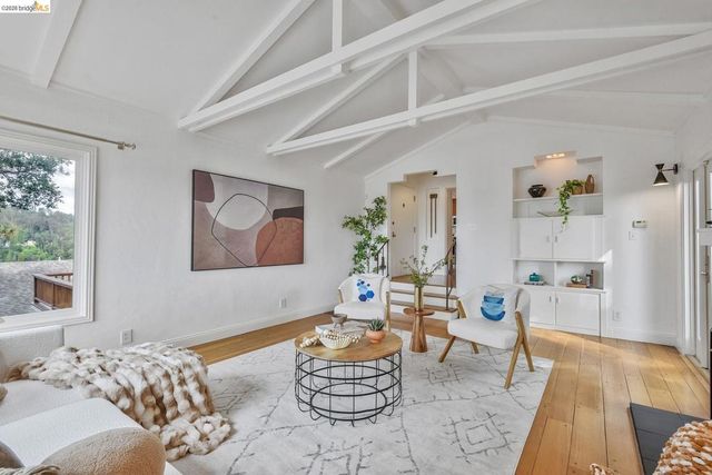 24 Cabrillo Pl, Oakland, CA 94611