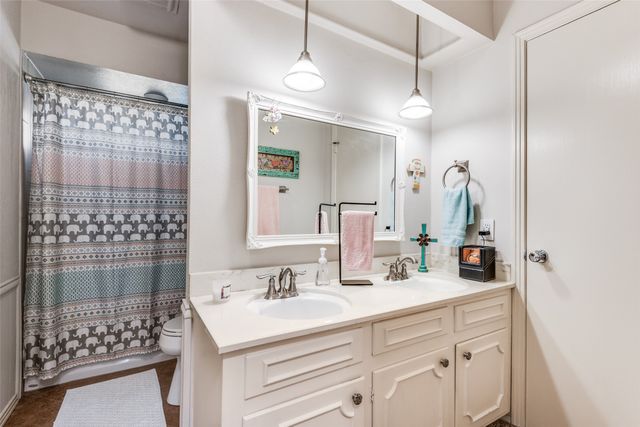 3946 Candlenut Lane, Dallas, TX 75244