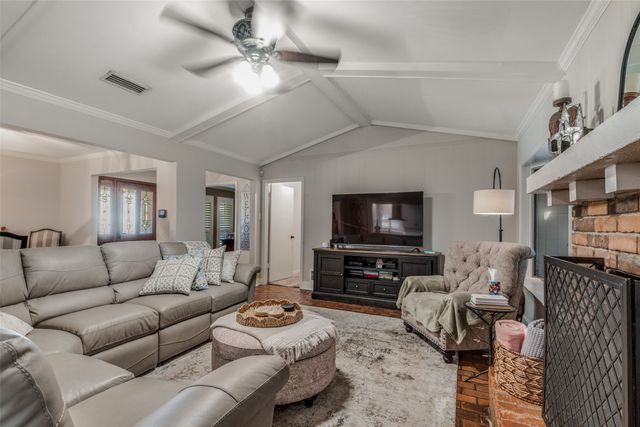 3946 Candlenut Lane, Dallas, TX 75244