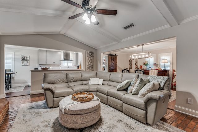 3946 Candlenut Lane, Dallas, TX 75244